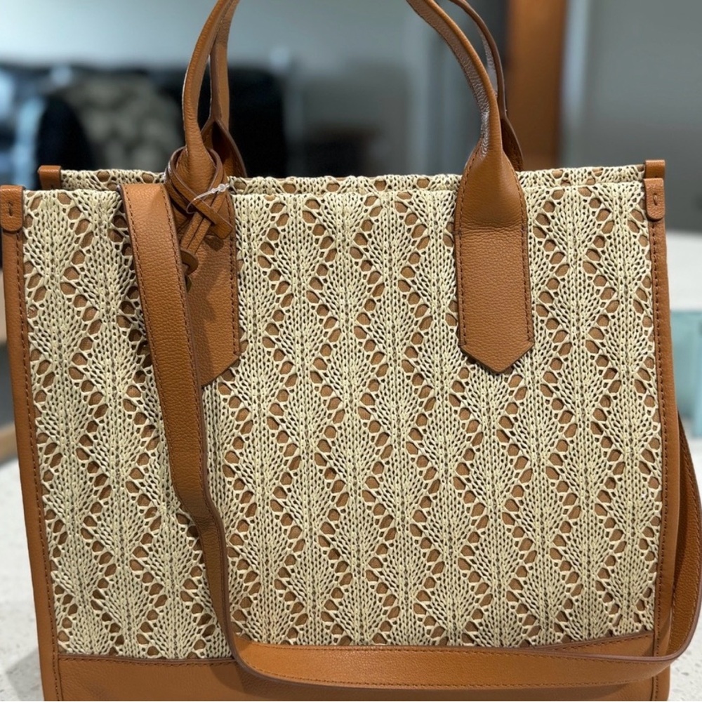 Fossil Kyler Large Tote Caramel NWT - Picture 2 of 3